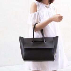 Hieleven Black Shoulder Bag Like New